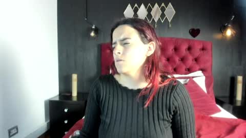 Snapshot of laia_jonees chatting on 06.22.26 Laia online show from 06.22.26