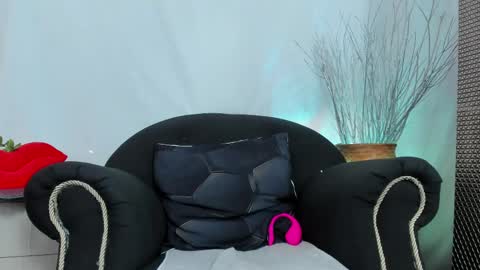 Lailacastillo online show from 04.22.26