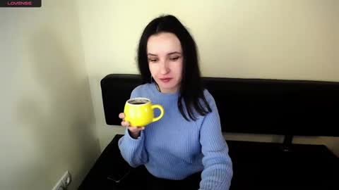 Snapshot of laimapinch_ chatting on 10.12.25 Laima online show from 10.12.25