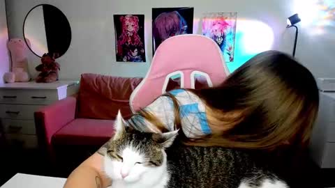 Kira online show from 10.13.25