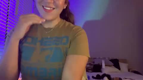 Snapshot of laineylifts chatting on 01.10.26 Lainey online show from 01.10.26