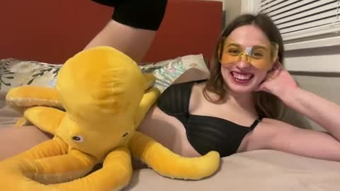 Snapshot of laineyluvv chatting on 01.10.25 Lelaina online show from 01.10.25