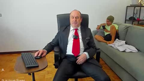 Snapshot of lajose52 chatting on 09.11.25 lajose52 online show from 09.11.25