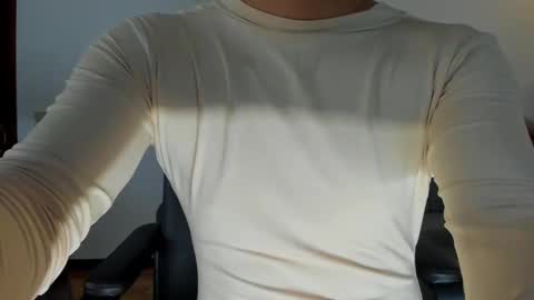 Snapshot of lajose52 chatting on 10.25.25 lajose52 online show from 10.25.25