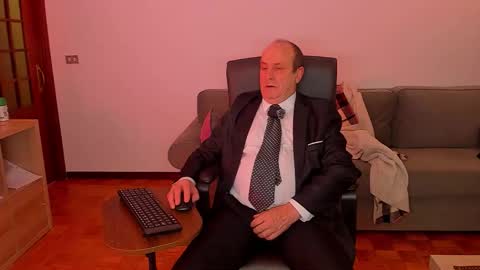 Snapshot of lajose52 chatting on 11.23.25 lajose52 online show from 11.23.25