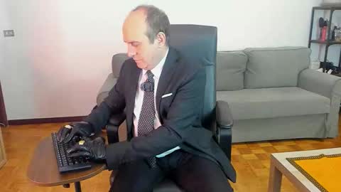 Snapshot of lajose52 chatting on 11.27.25 lajose52 online show from 11.27.25