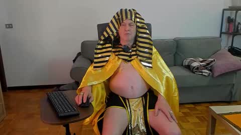 Snapshot of lajose52 chatting on 11.29.25 lajose52 online show from 11.29.25