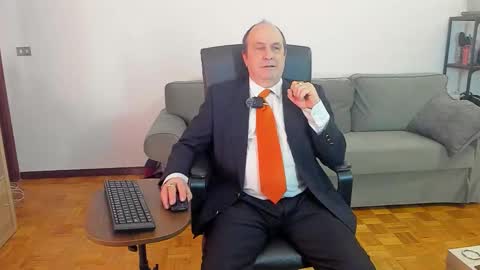 Snapshot of lajose52 chatting on 11.30.25 lajose52 online show from 11.30.25