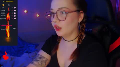 Snapshot of lala_loulou chatting on 10.30.25 Nicky online show from 10.30.25