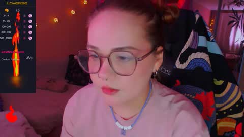 Snapshot of lala_loulou chatting on 11.01.25 Nicky online show from 11.01.25