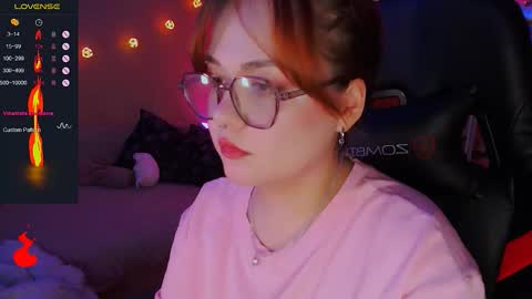 Snapshot of lala_loulou chatting on 11.02.25 Nicky online show from 11.02.25