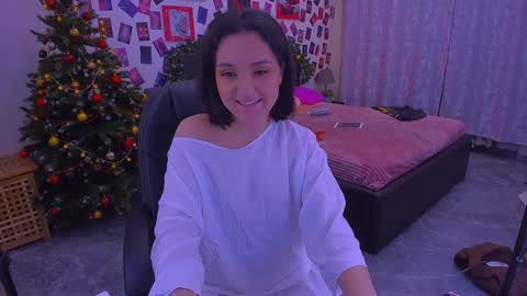 Snapshot of lalita_aml4 chatting on 01.05.25 Raily online show from 01.05.25