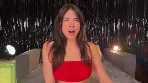 Snapshot of lallebi chatting on 11.11.25 Ellina online show from 11.11.25