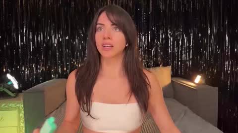 Snapshot of lallebi chatting on 01.05.26 Ellina online show from 01.05.26