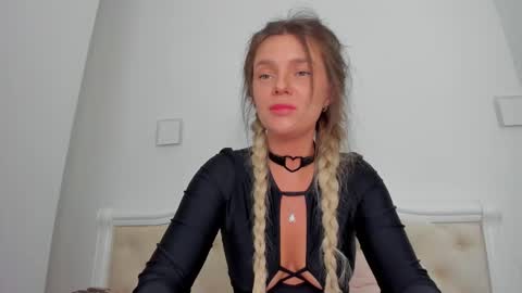 Lallie  online show from 12.17.25