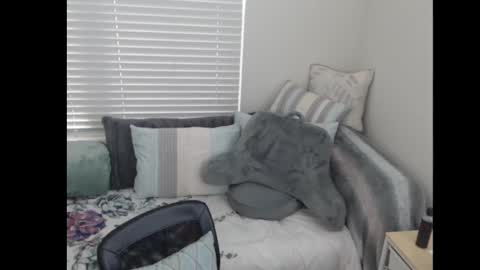 Nikki LaMarr online show from 10.08.25