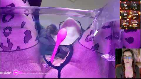 Snapshot of lana6 chatting on 11.24.25 Lana online show from 11.24.25