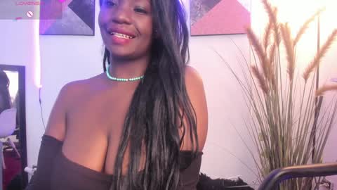 Snapshot of lana__beaux chatting on 12.22.24 online show from 12.22.24
