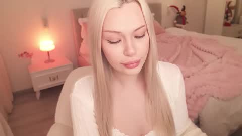 Lana online show from 12.15.25