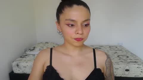 Snapshot of lana_roman chatting on 01.22.25 Lana ROMAN online show from 01.22.25