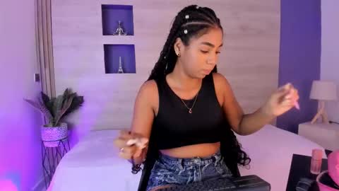 Snapshot of lana_starlet chatting on 01.06.26 katiuska online show from 01.06.26