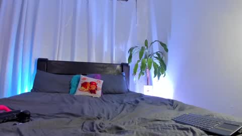 Snapshot of lanaa_paul1 chatting on 12.02.24 emma online show from 12.02.24