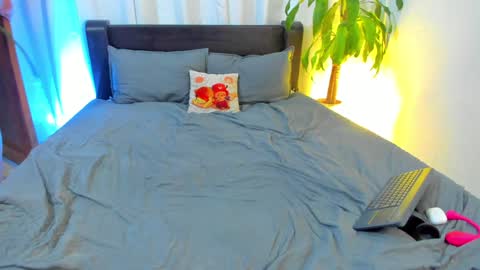 Snapshot of lanaa_paul1 chatting on 12.13.24 emma online show from 12.13.24