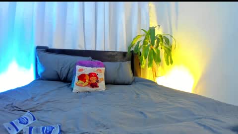 Snapshot of lanaa_paul1 chatting on 02.02.25 emma online show from 02.02.25