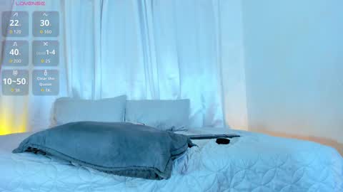 Snapshot of lanaa_paul1 chatting on 09.11.25 emma online show from 09.11.25