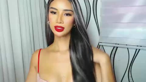 Snapshot of lanadel_hilton chatting on 12.01.24 Lana online show from 12.01.24