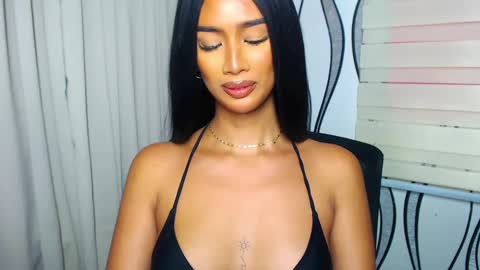 Snapshot of lanadel_hilton chatting on 01.19.25 Lana online show from 01.19.25