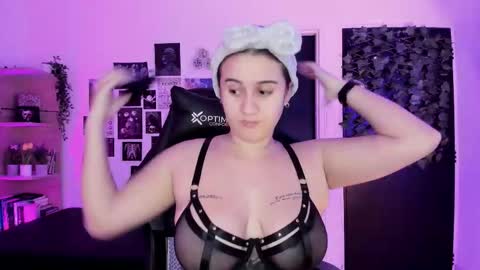 Snapshot of lanaherondale_ chatting on 12.16.25 lanaherondale_ online show from 12.16.25