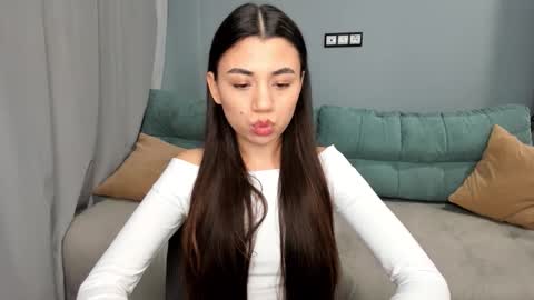 Snapshot of lanalandd chatting on 11.10.25 Lana online show from 11.10.25