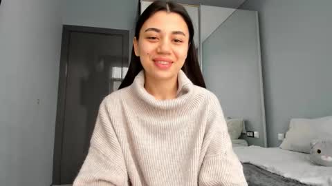 Snapshot of lanalandd chatting on 11.24.25 Lana online show from 11.24.25