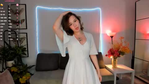 Snapshot of lanaroselle chatting on 11.22.25 Lana online show from 11.22.25