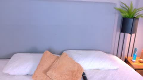Snapshot of lanarozz chatting on 06.18.26 Lana online show from 06.18.26