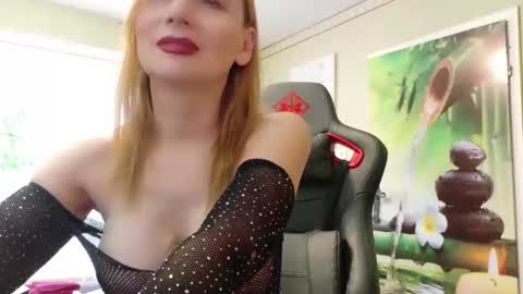 Snapshot of lanasweet9 chatting on 02.10.25 Lana online show from 02.10.25