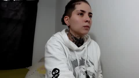 Snapshot of lannie_gonzales chatting on 03.04.25 LANNIE   online show from 03.04.25