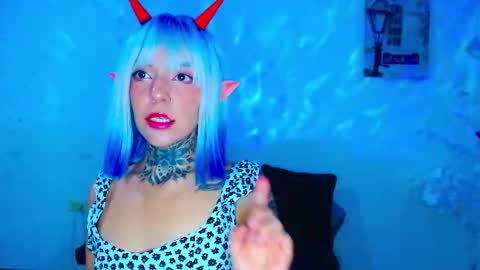 Snapshot of lannie_gonzales chatting on 09.13.25 LANNIE   online show from 09.13.25