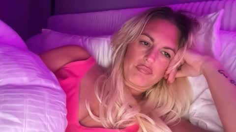 Snapshot of lara46mypleasure chatting on 03.22.26 Lara online show from 03.22.26