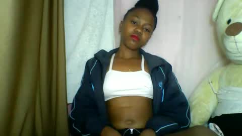 lara_belle online show from 05.19.26