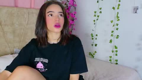 Lara Gill online show from 02.26.26