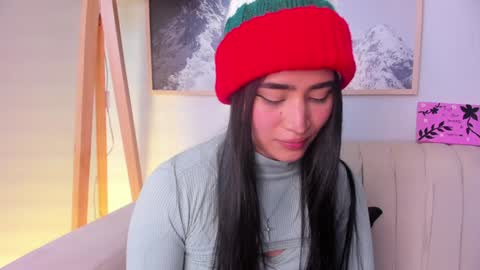 Snapshot of lara_madisson chatting on 12.13.24 Lara Madisson online show from 12.13.24