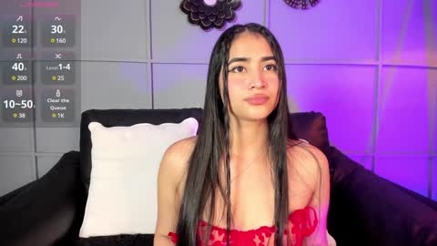 Snapshot of lara_madisson chatting on 12.14.24 Lara Madisson online show from 12.14.24