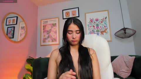 Snapshot of lara_madisson chatting on 12.20.24 Lara Madisson online show from 12.20.24