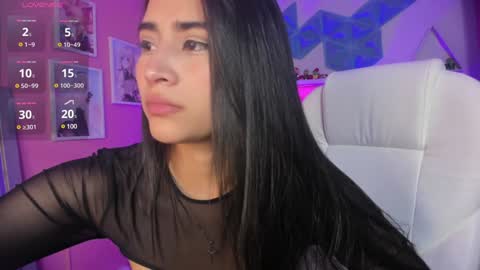 Snapshot of lara_madisson chatting on 12.24.24 Lara Madisson online show from 12.24.24