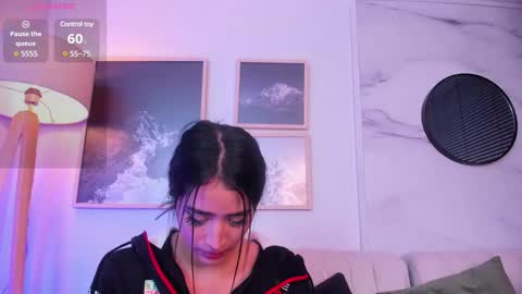 Snapshot of lara_madisson chatting on 01.21.25 Lara Madisson online show from 01.21.25