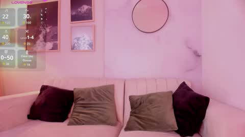 Snapshot of lara_madisson chatting on 10.20.25 Lara Madisson online show from 10.20.25