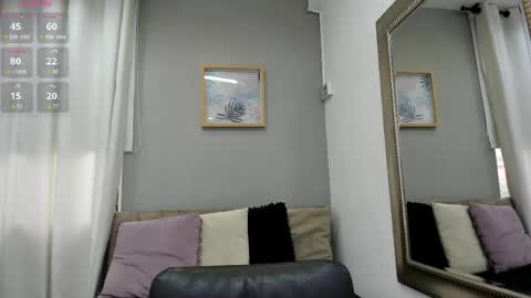      700  200   online show from 05.10.26