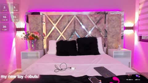 Lara online show from 12.26.24